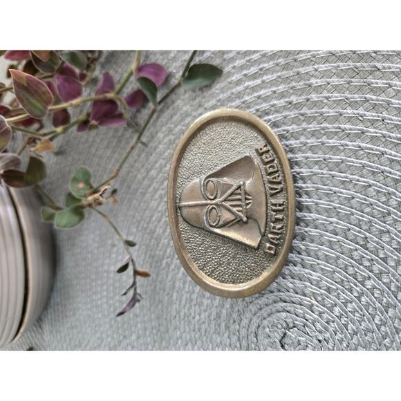 Vintage STAR WARS Darth Vader 1977 Brass Belt Buckle Made In USA - Picture 3 of 4